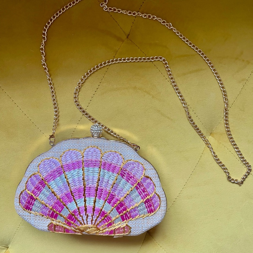 Shell Design Beaded Clutch - Multicolor